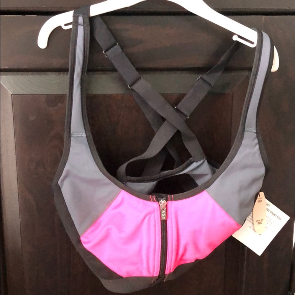 Victoria Secret sports bra. NWT